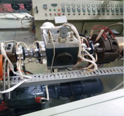 蜜桃APP污短视频PC異性材生產線